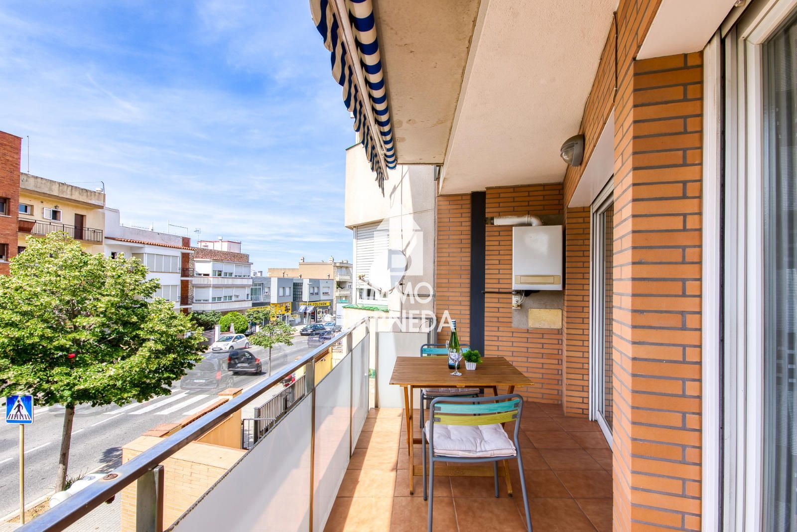 Appartement spacieux et moderne avec terrasse au centre de Roses