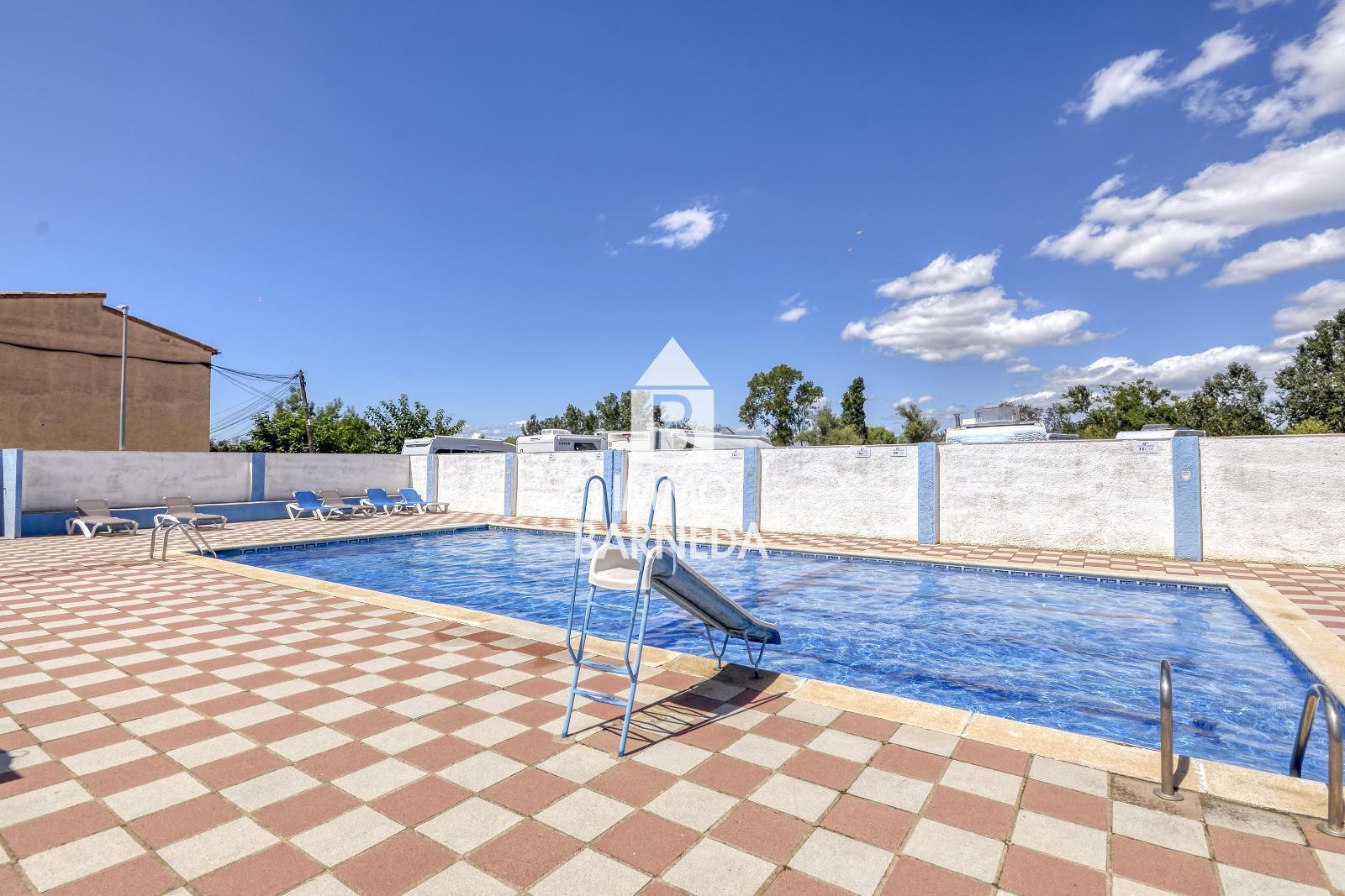 House with Tourist License and Communal Swimming pool in Empuriabrava