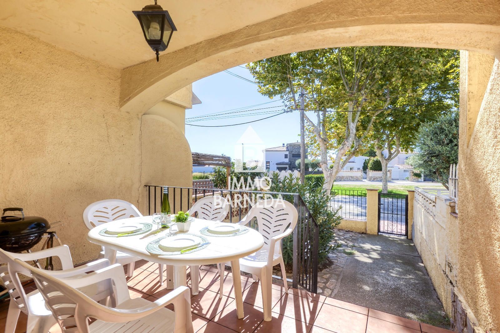 House with Tourist License and Communal Swimming pool in Empuriabrava
