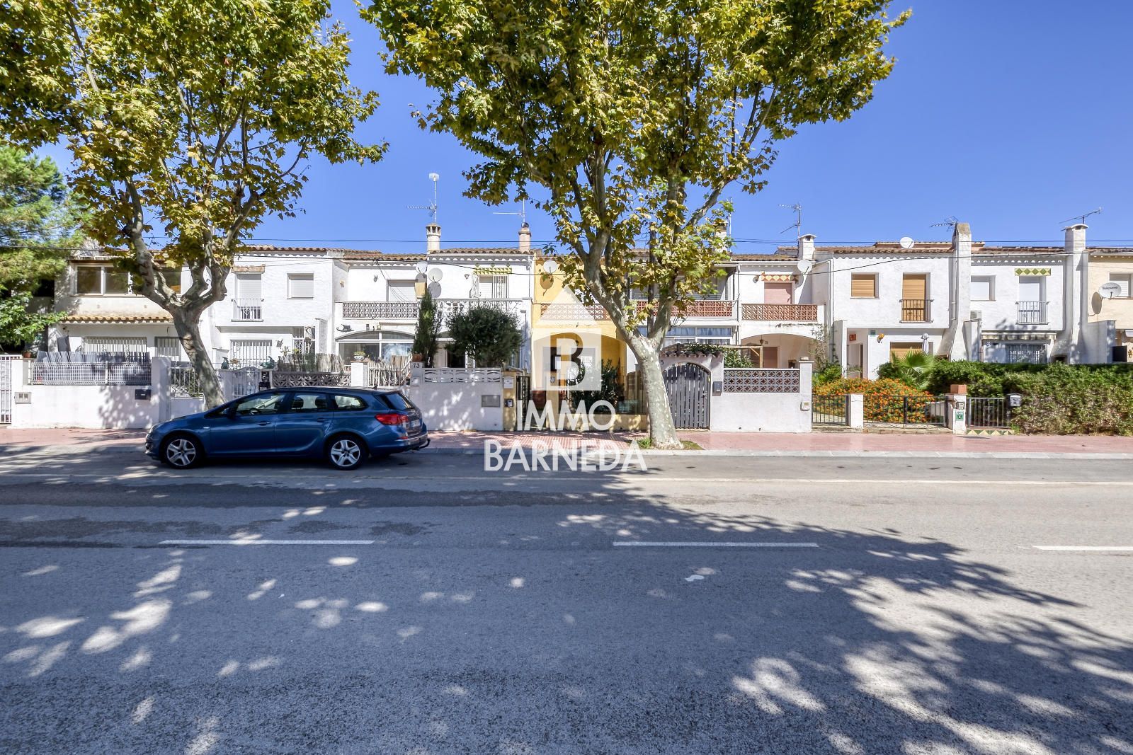 House with Tourist License and Communal Swimming pool in Empuriabrava