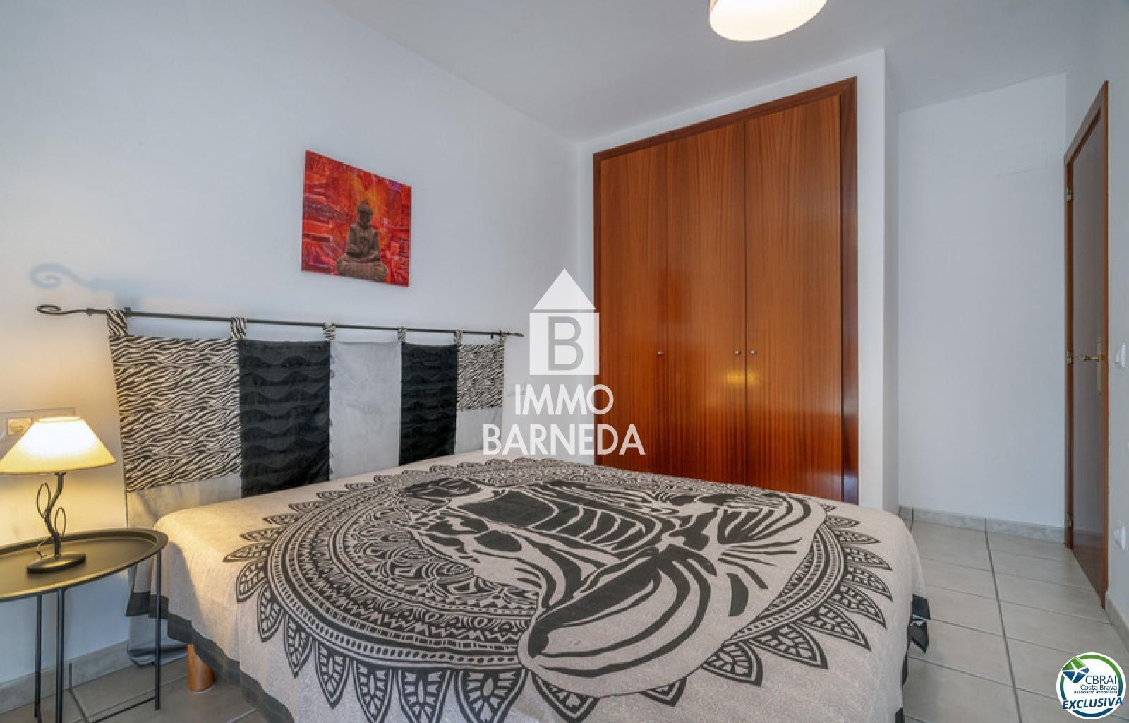 Casa en el centro de la ciudad con piscina comunitaria