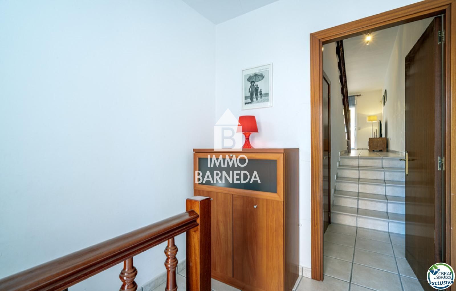 Casa en el centro de la ciudad con piscina comunitaria