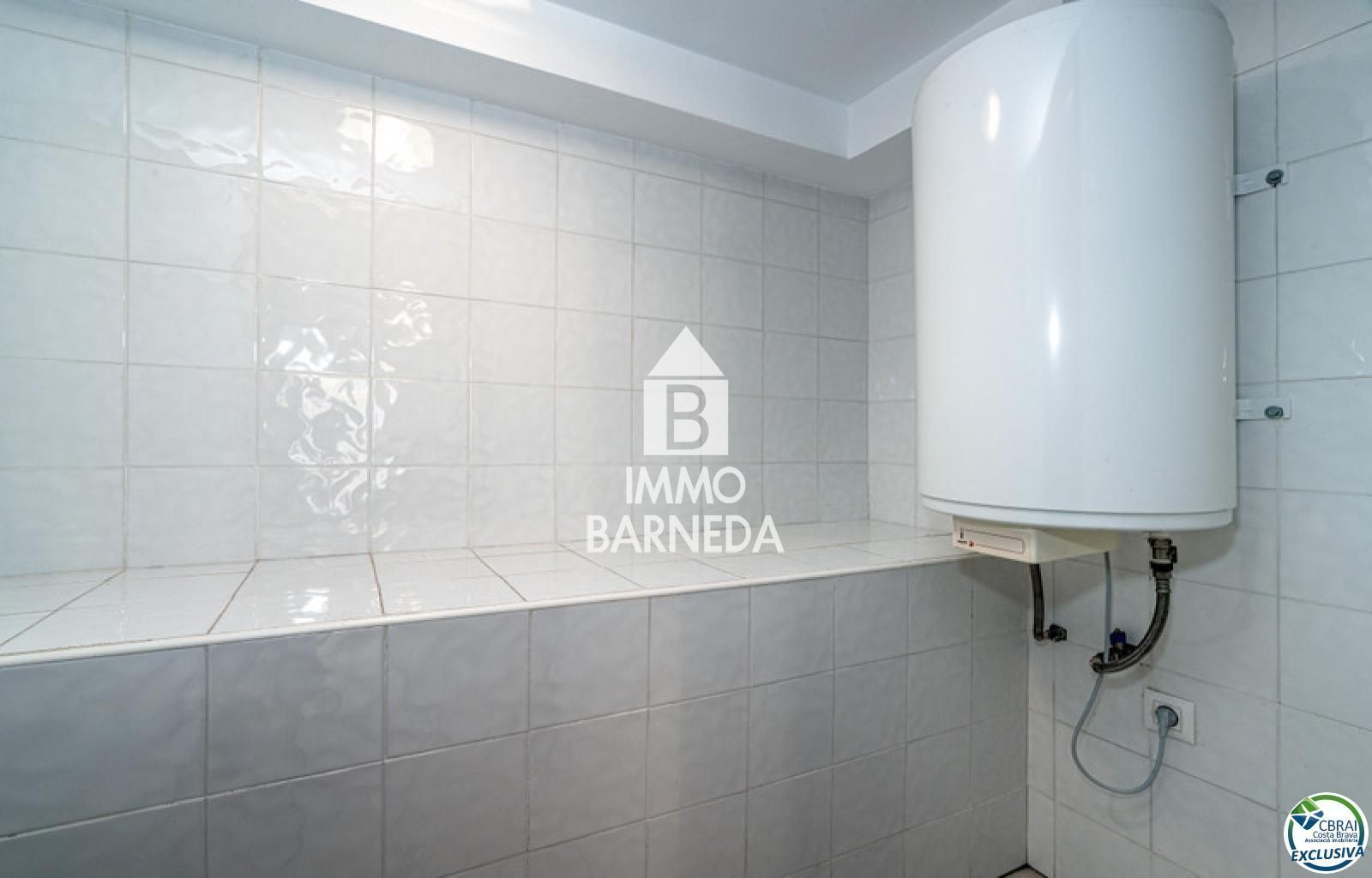 Casa en el centro de la ciudad con piscina comunitaria