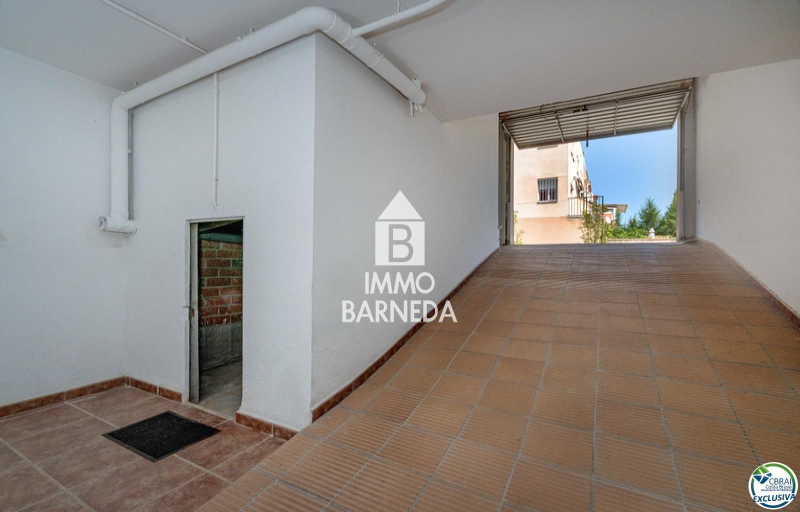 Casa en el centro de la ciudad con piscina comunitaria