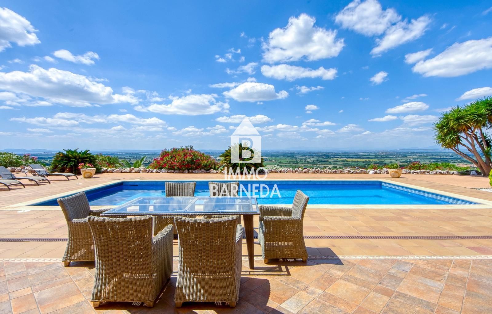 Elegante Villa mit ununterbrochenem Panoramablick von der Bucht von Roses bis zu den Pyrenäen in Els Olivars, Pau