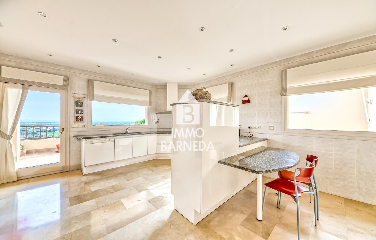 Elegante Villa mit ununterbrochenem Panoramablick von der Bucht von Roses bis zu den Pyrenäen in Els Olivars, Pau