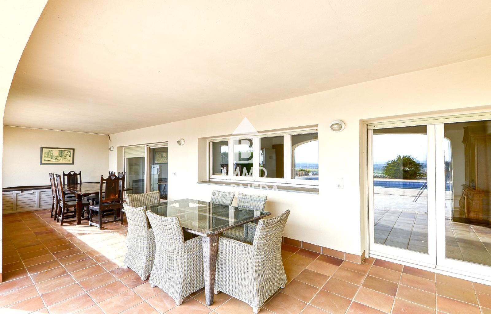 Elegante Villa mit ununterbrochenem Panoramablick von der Bucht von Roses bis zu den Pyrenäen in Els Olivars, Pau