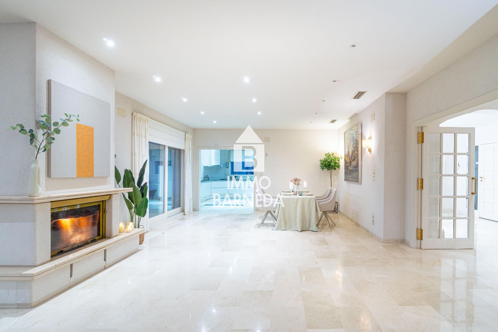 Elegant villa with uninterrupted panoramic views from the Bay of Roses to the Pyrenees in Els Olivars, Pau