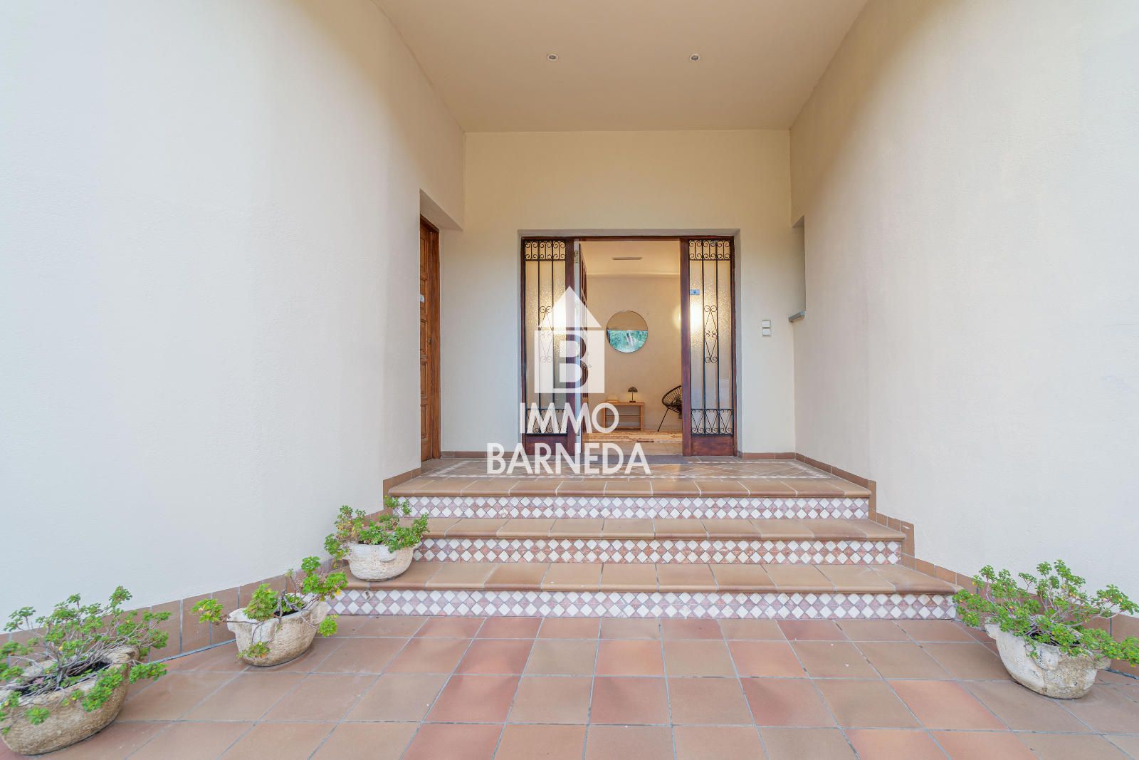 Elegant villa with uninterrupted panoramic views from the Bay of Roses to the Pyrenees in Els Olivars, Pau