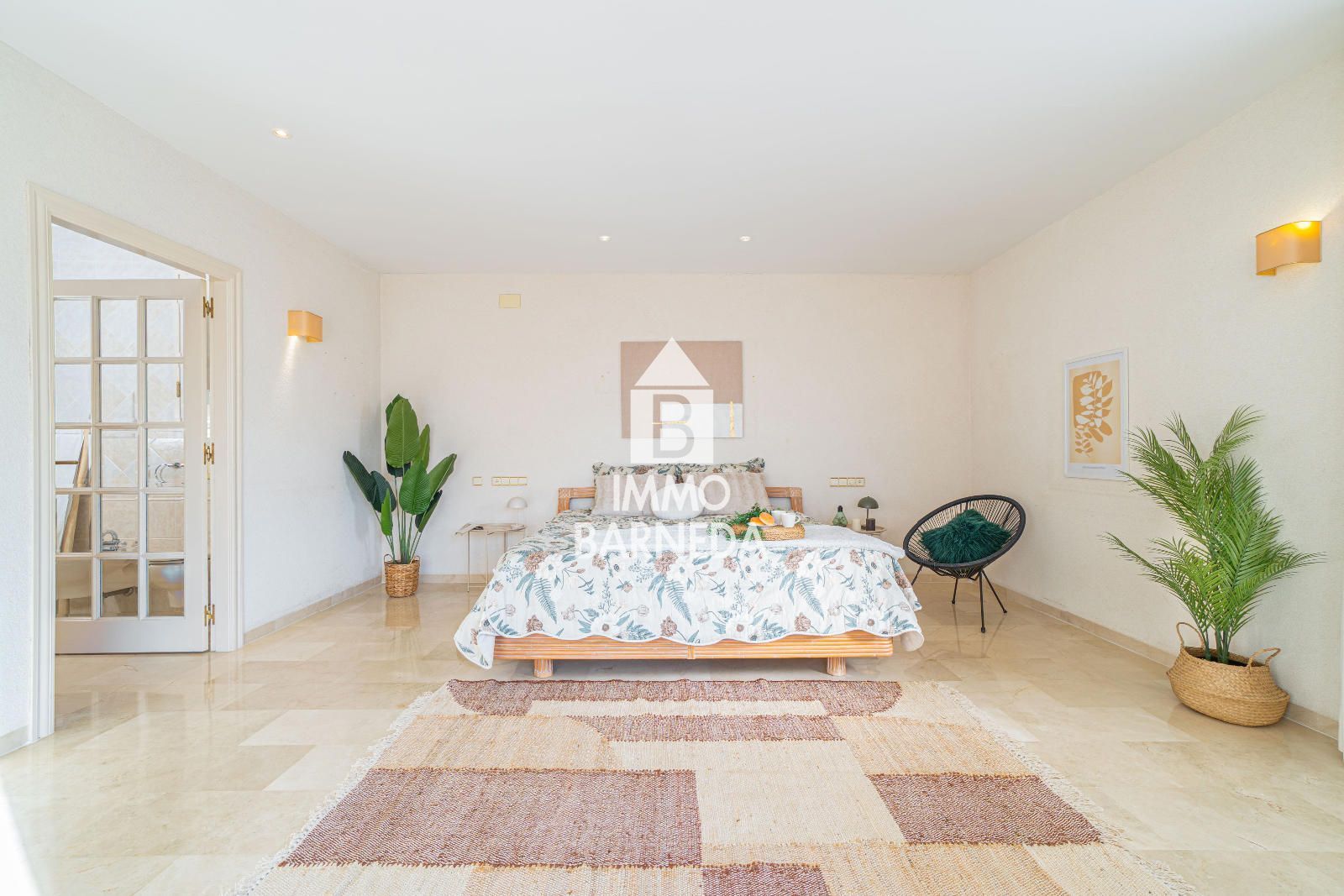 Elegant villa with uninterrupted panoramic views from the Bay of Roses to the Pyrenees in Els Olivars, Pau