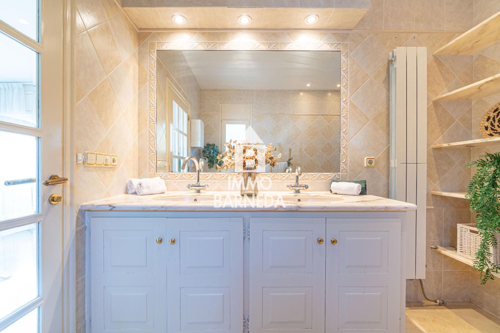 Elegant villa with uninterrupted panoramic views from the Bay of Roses to the Pyrenees in Els Olivars, Pau