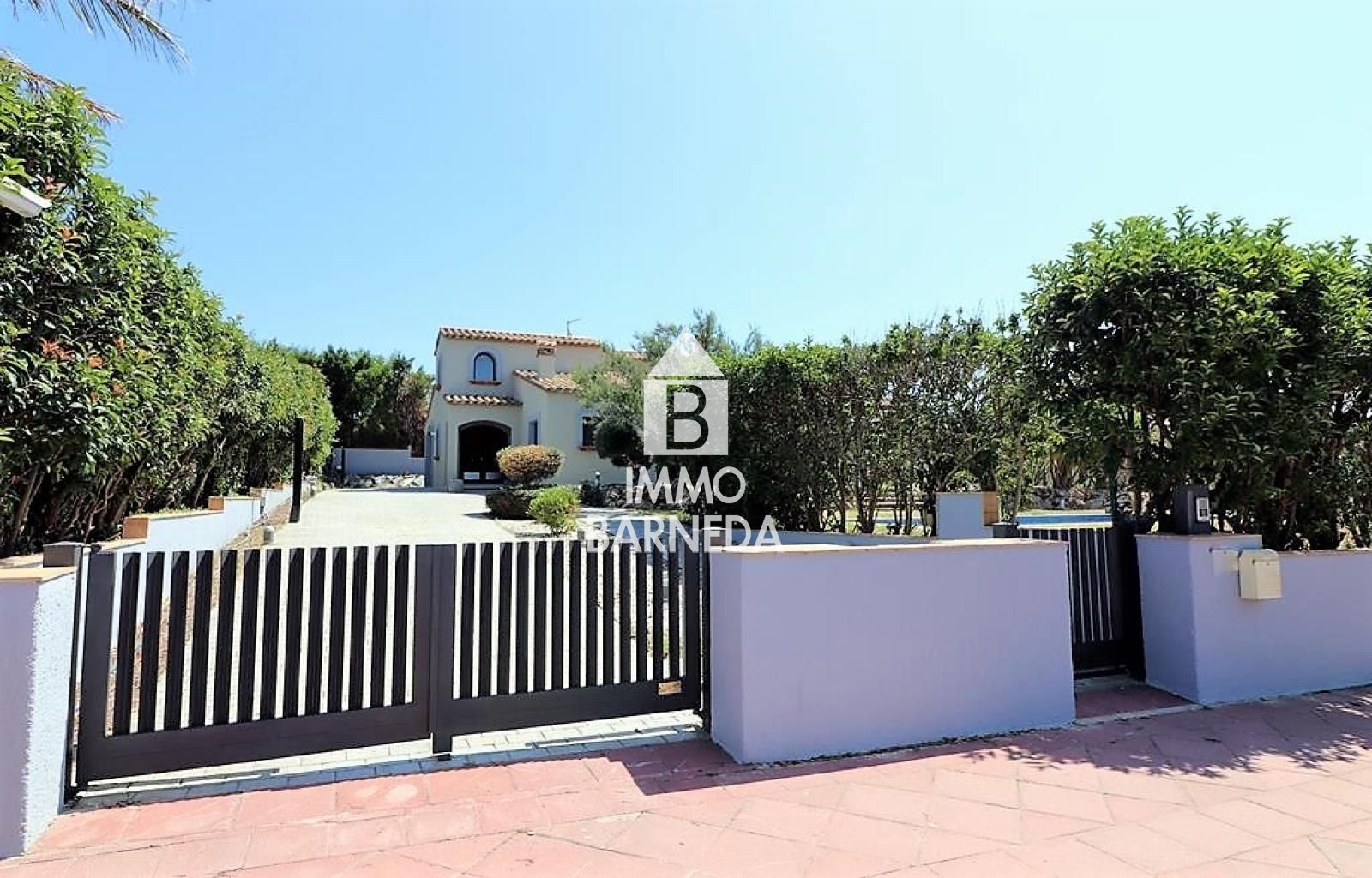 Villa totalmente renovada en la exclusiva zona de Peralada Golf