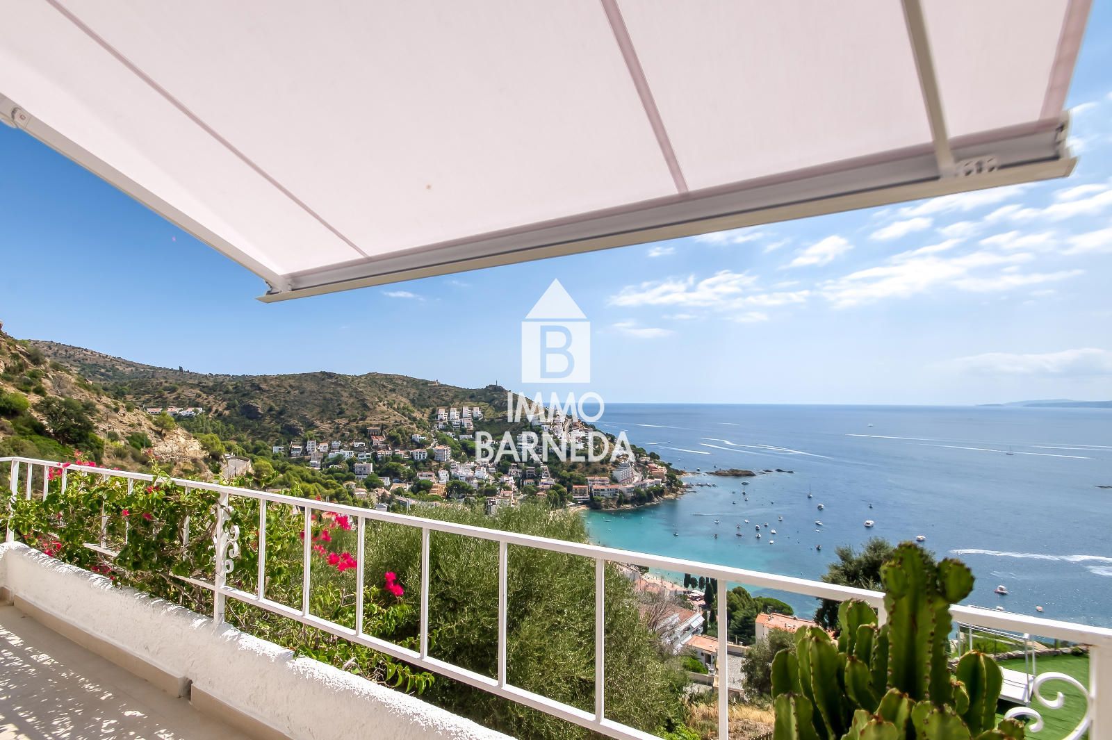Wunderschön renoviertes Haus mit atemberaubendem Meerblick und Touristenlizenz in Canyelles Petites