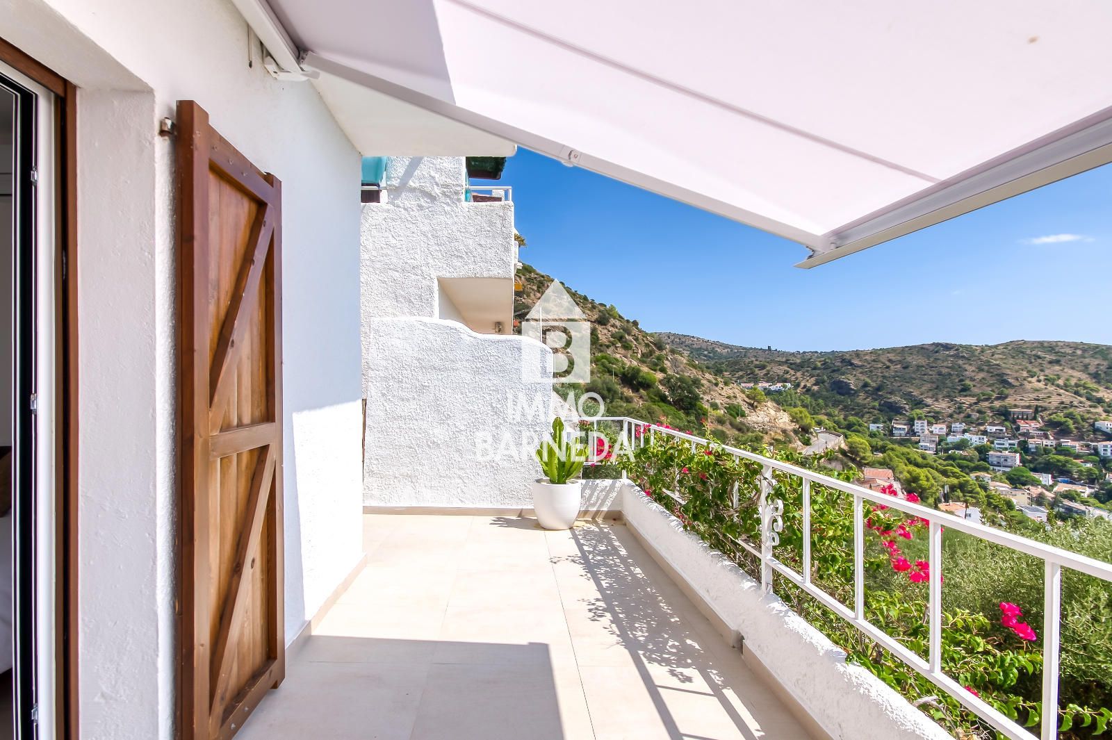 Wunderschön renoviertes Haus mit atemberaubendem Meerblick und Touristenlizenz in Canyelles Petites