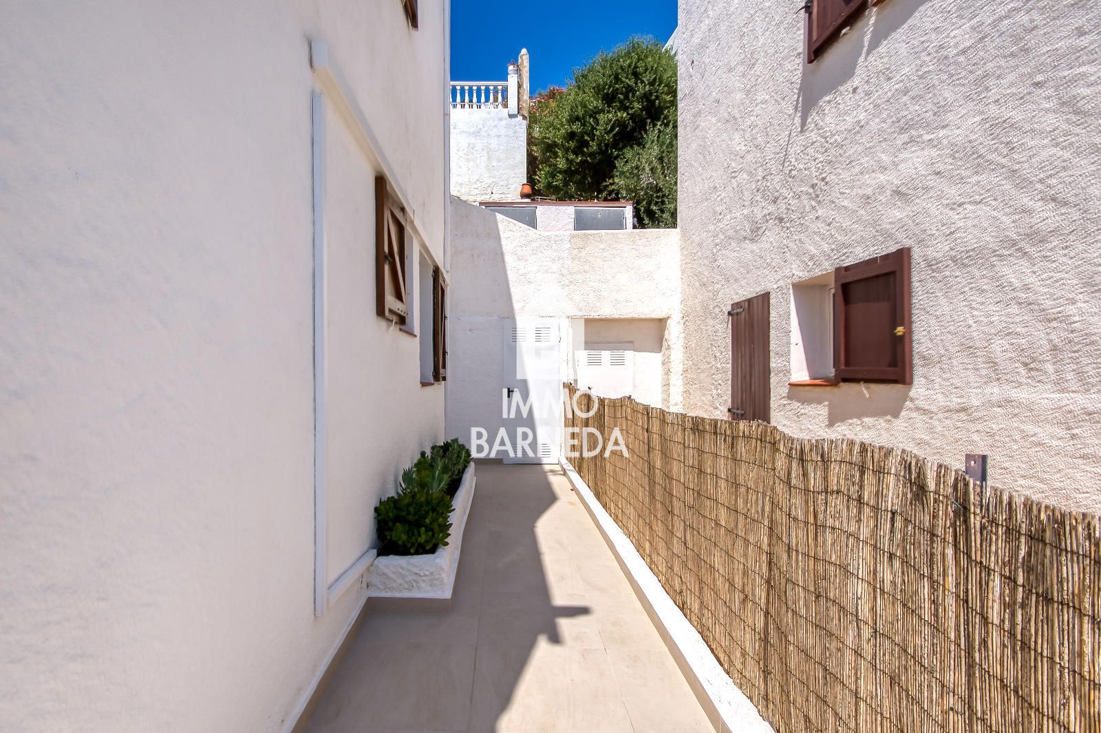 Wunderschön renoviertes Haus mit atemberaubendem Meerblick und Touristenlizenz in Canyelles Petites