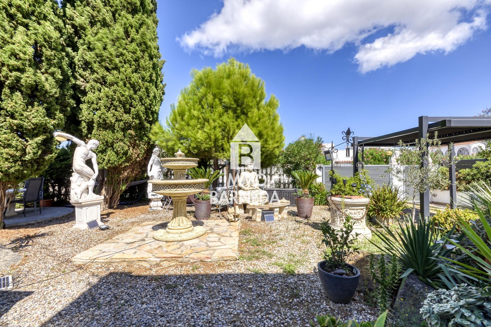 Erdgeschoss-Haus mit Garten und Pool-Möglichkeit