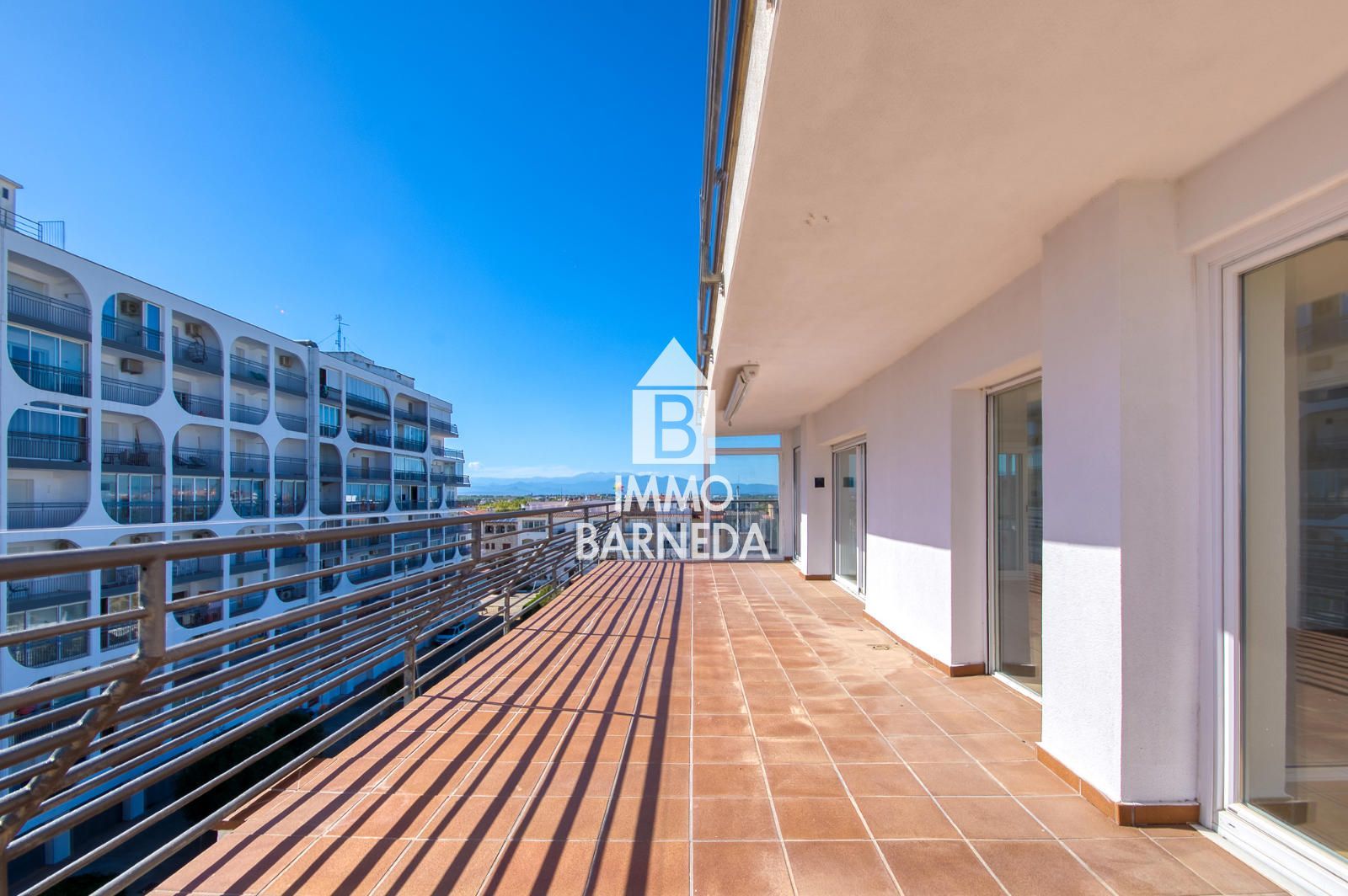 Exclusivo apartamento en primera línea de mar con vistas espectaculares
