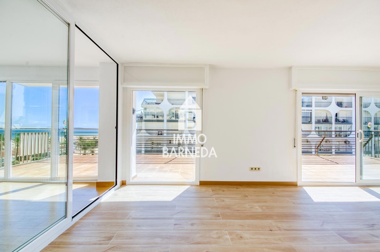 Exclusivo apartamento en primera línea de mar con vistas espectaculares