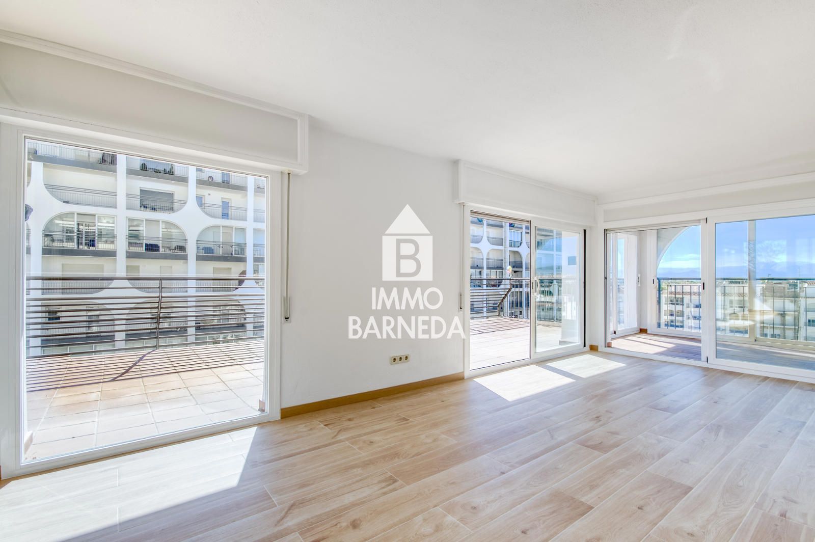 Exclusivo apartamento en primera línea de mar con vistas espectaculares