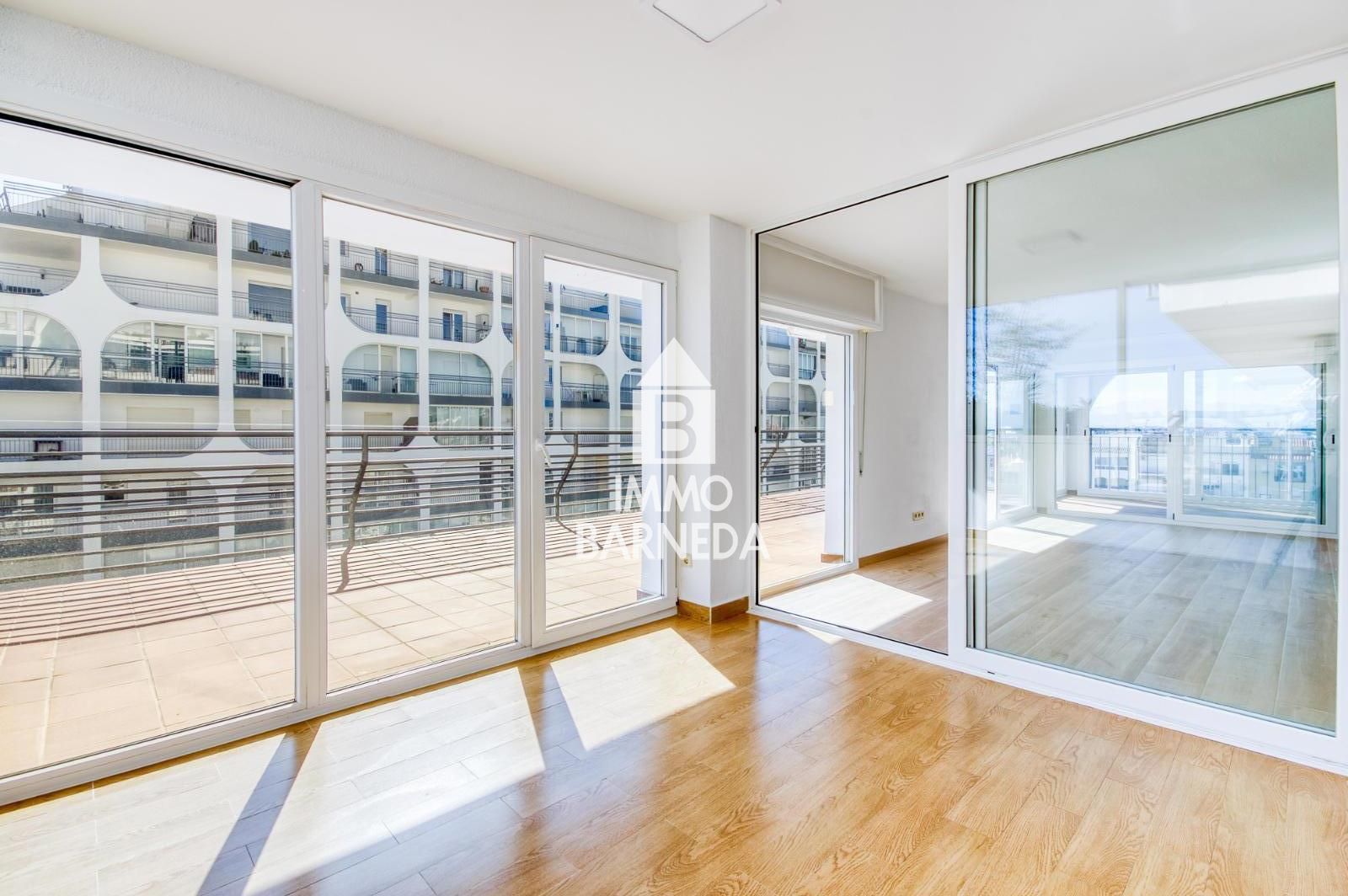Exclusivo apartamento en primera línea de mar con vistas espectaculares
