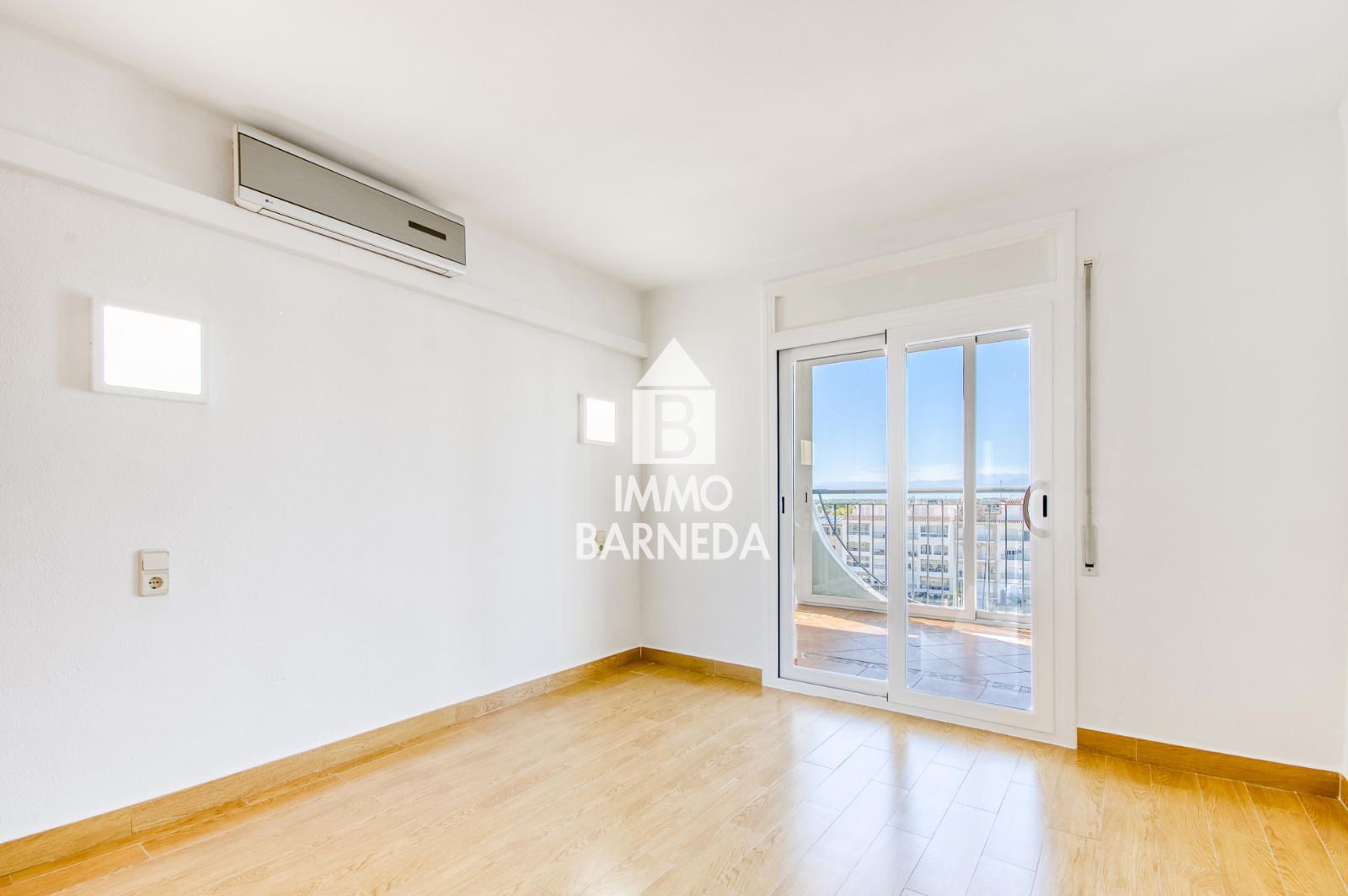Exclusivo apartamento en primera línea de mar con vistas espectaculares