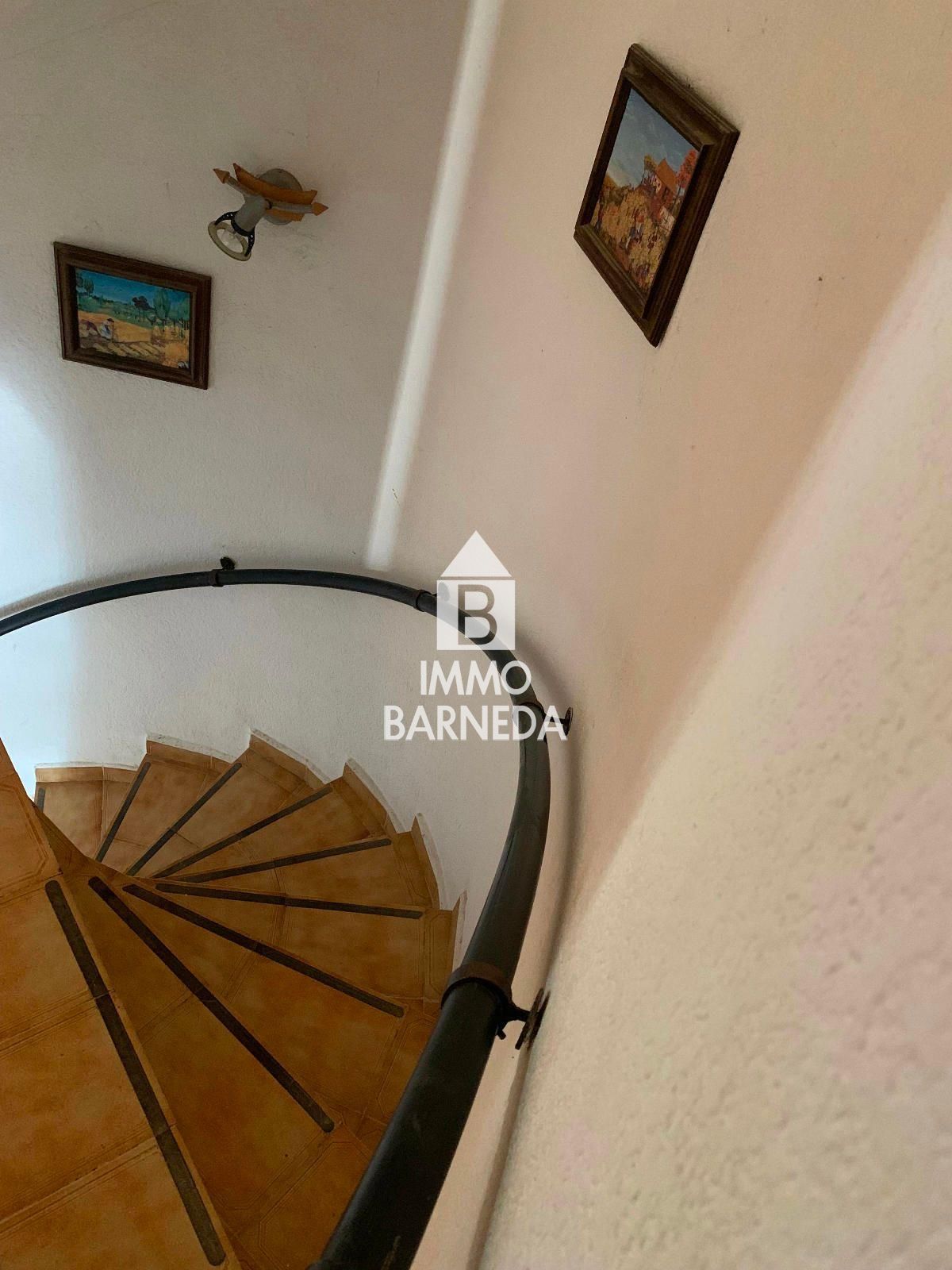 Casa semi adossada a Empuriabrava a reformar, amb amarratge privat i àmplia terrassa