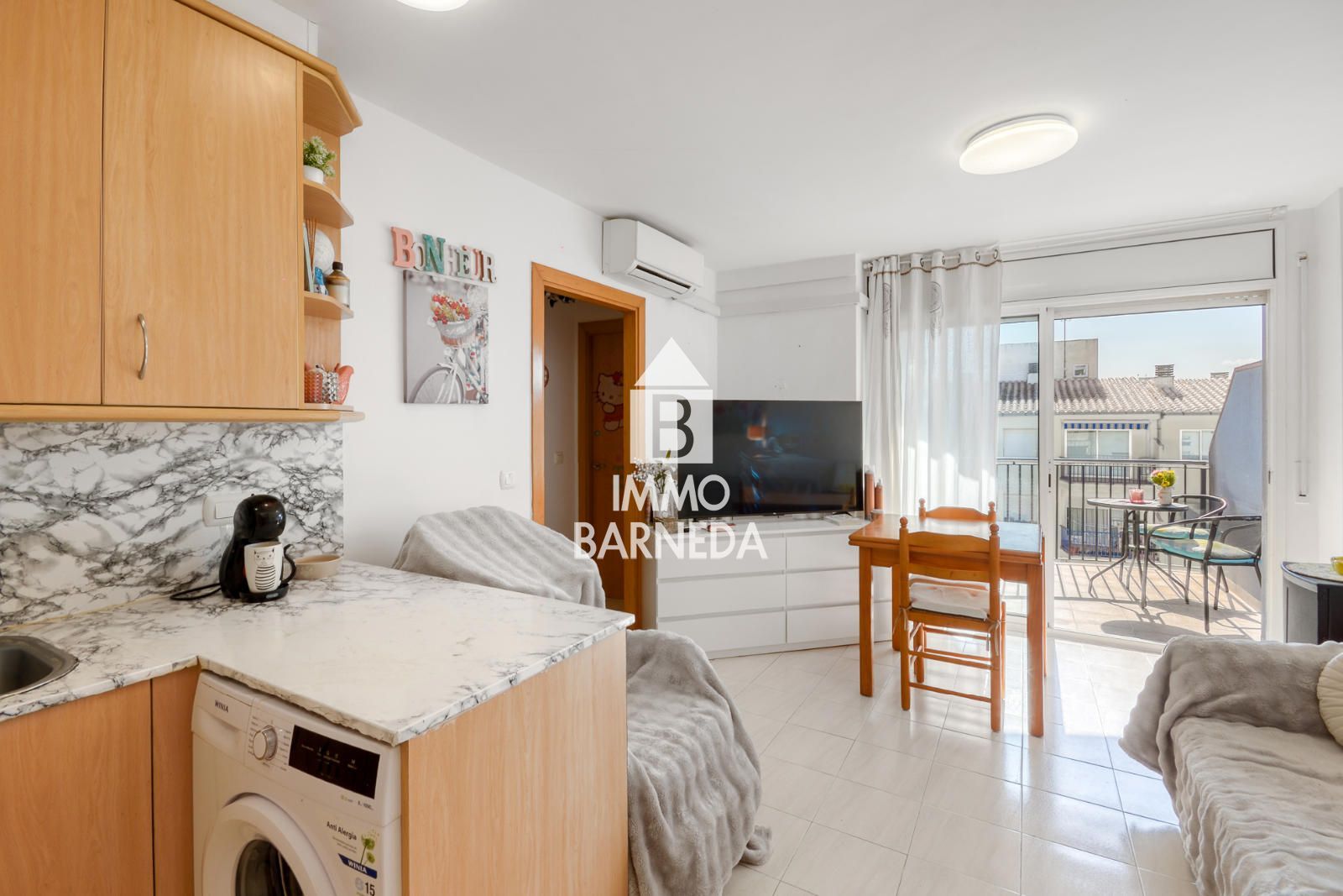Bonito apartamento a 100 metros del mar en la zona de Salata