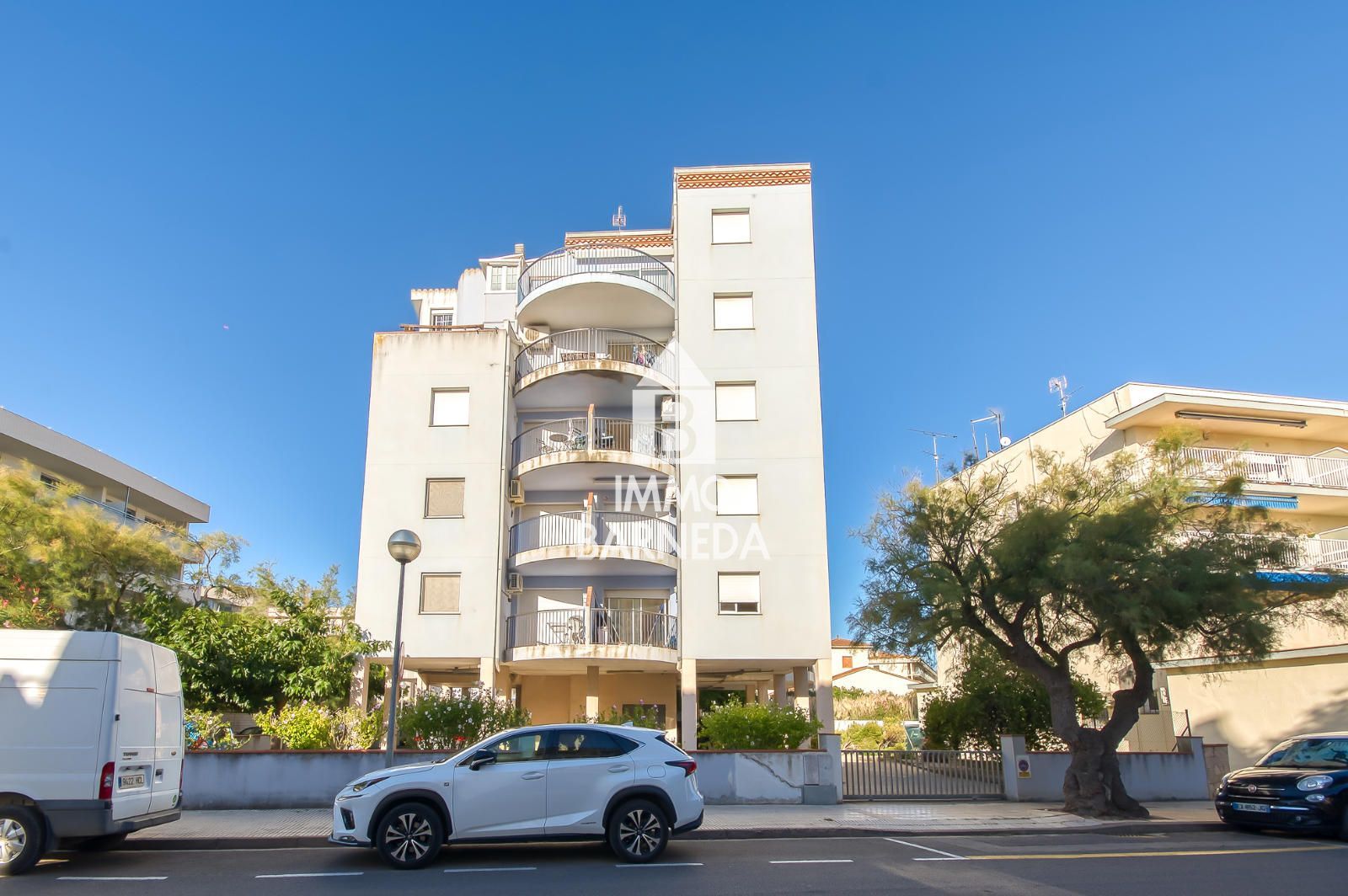 Bonito apartamento a 100 metros del mar en la zona de Salata
