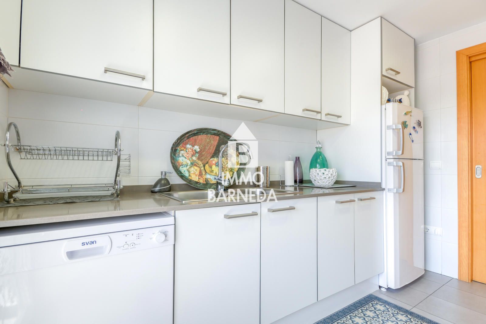 Precioso ático dúplex con solárium y licencia turística en el centro de Roses