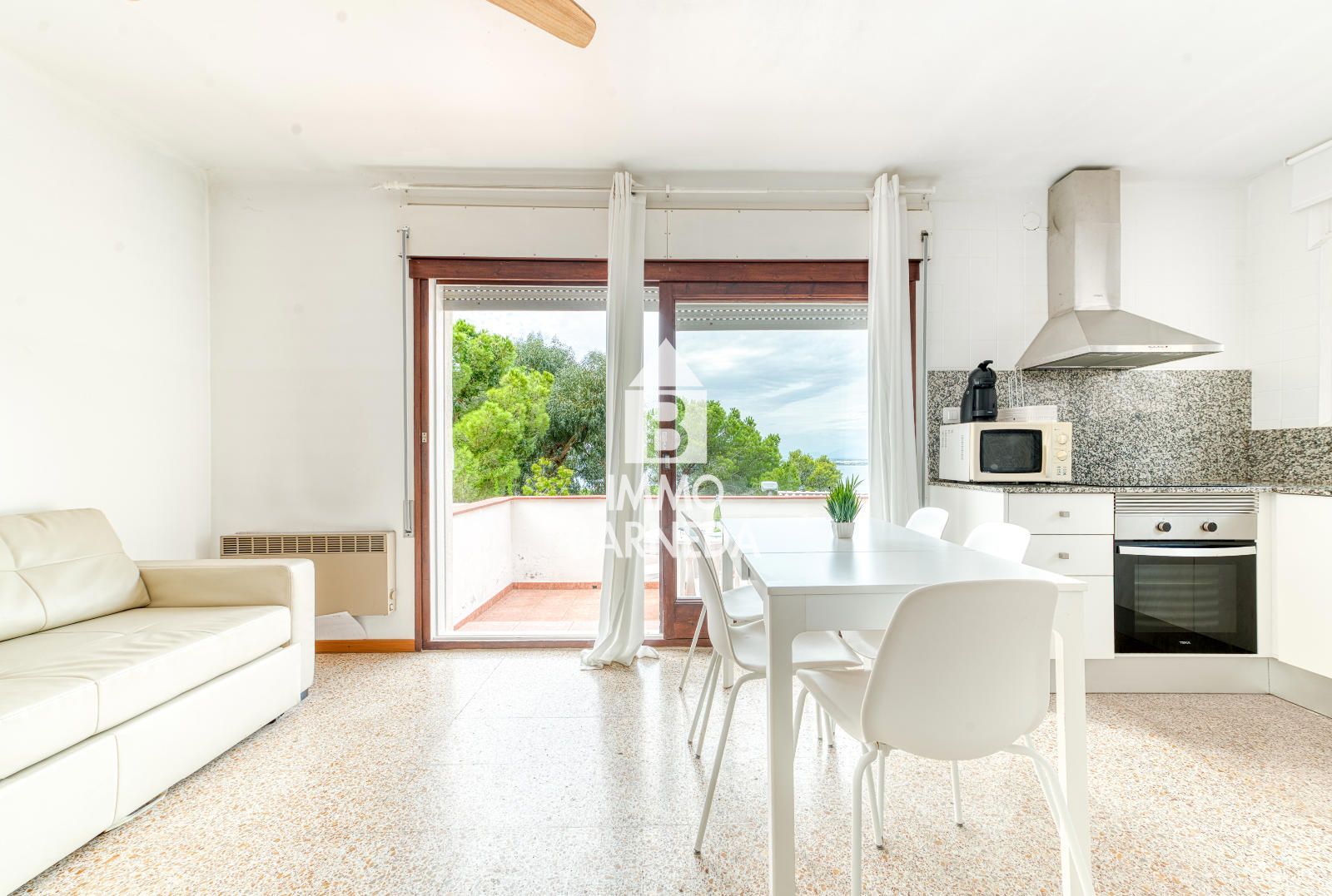 Encantador apartamento con licencia turística en la exclusiva zona de Els Palangrers – Roses