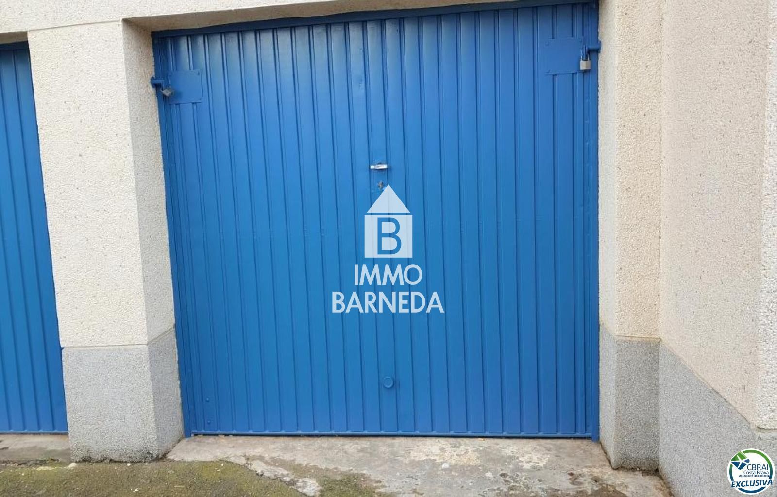 Garaje cerrado de 17 m² en venta en Santa Margarita (Roses)