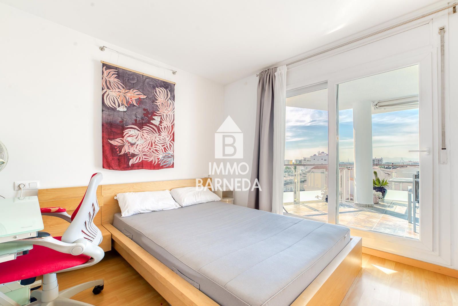 Apartamento con gran terraza, vistas al canal, piscina y licencia turística en Santa Margarita
