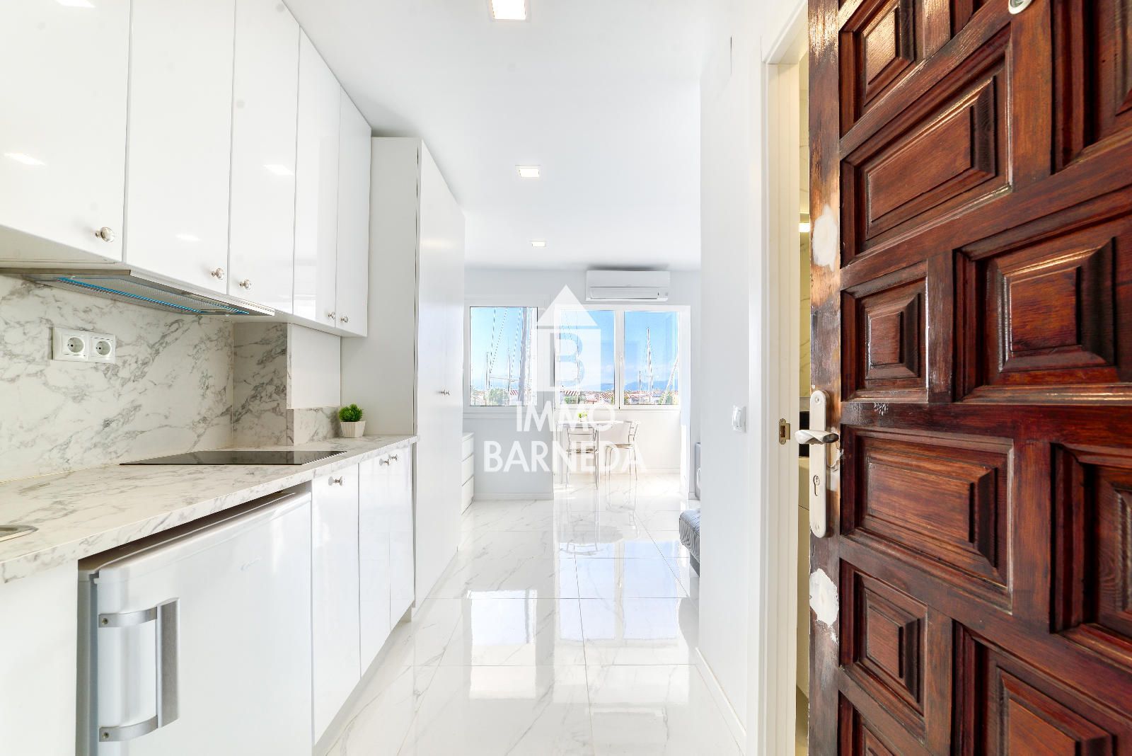 Estudio reformado con encanto y vistas al canal en Port Grec – Empuriabrava