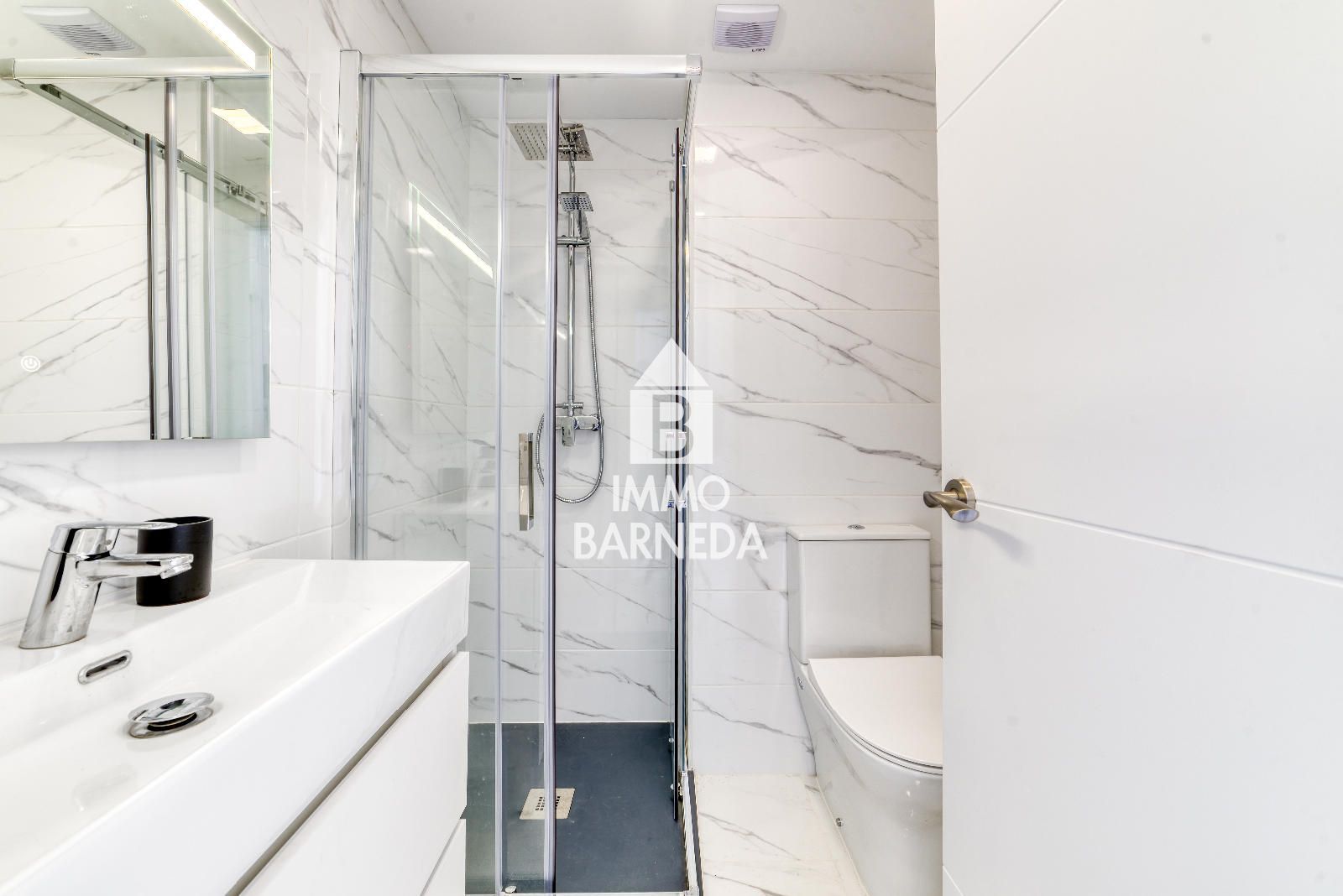 Estudio reformado con encanto y vistas al canal en Port Grec – Empuriabrava