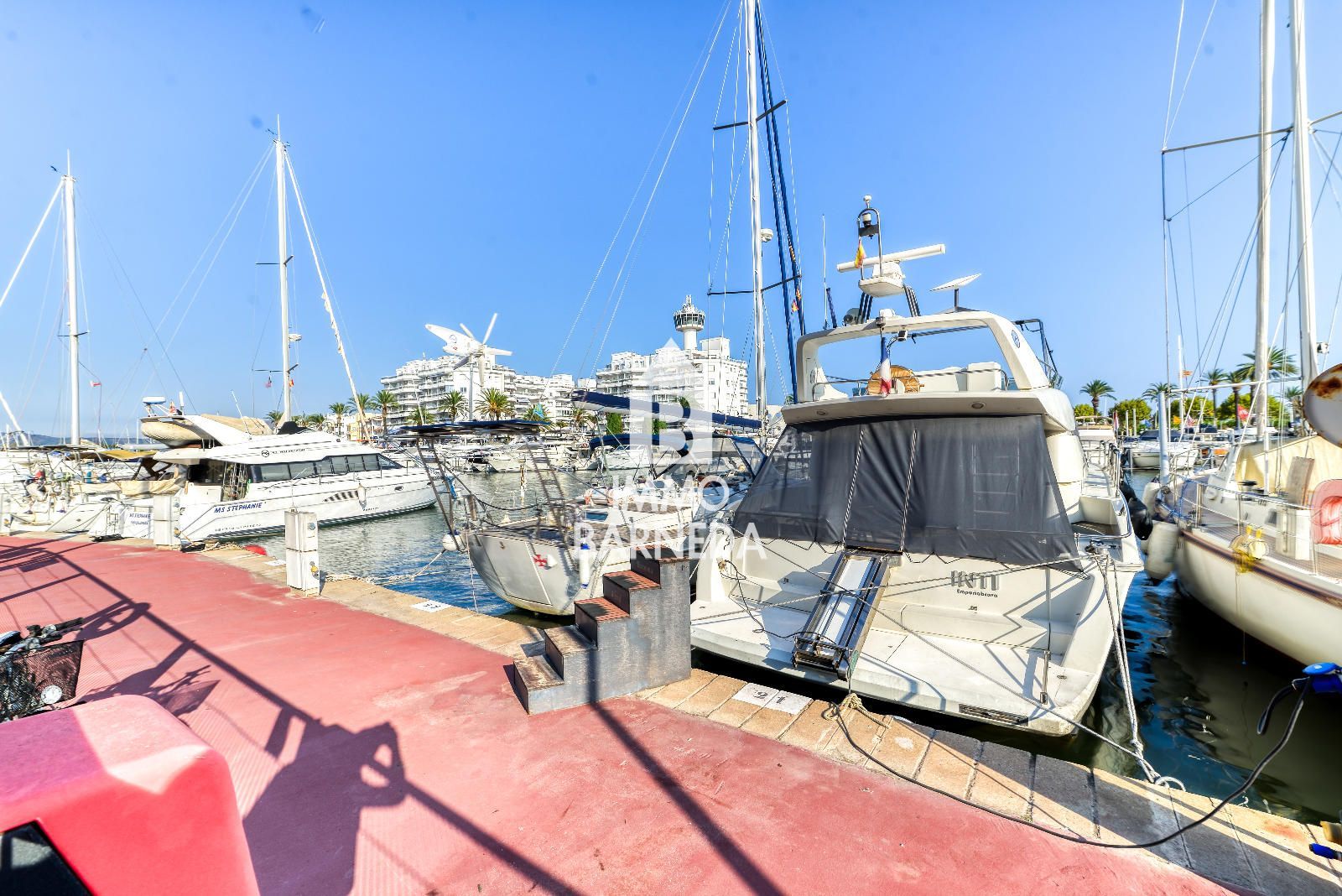 Estudio reformado con encanto y vistas al canal en Port Grec – Empuriabrava