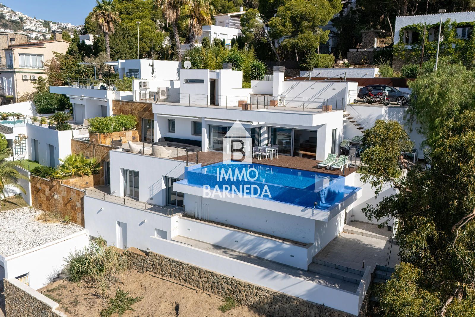 Villa moderna con vistas al mar, piscina infinita y licencia turística – Roses, entre Canyelles y Almadrava.