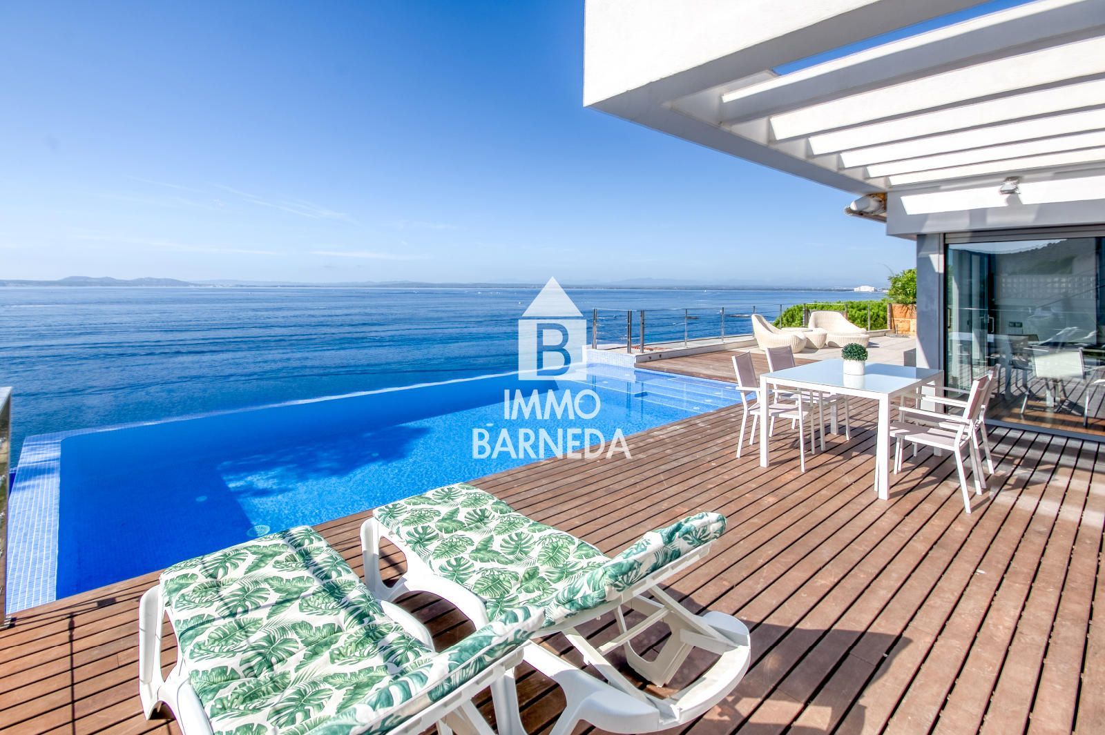 Villa moderna con vistas al mar, piscina infinita y licencia turística – Roses, entre Canyelles y Almadrava.