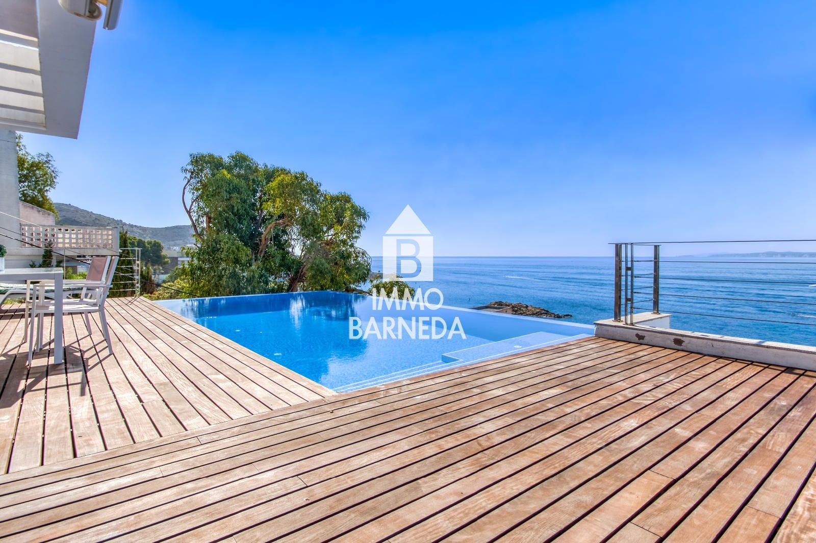 Villa moderna con vistas al mar, piscina infinita y licencia turística – Roses, entre Canyelles y Almadrava.