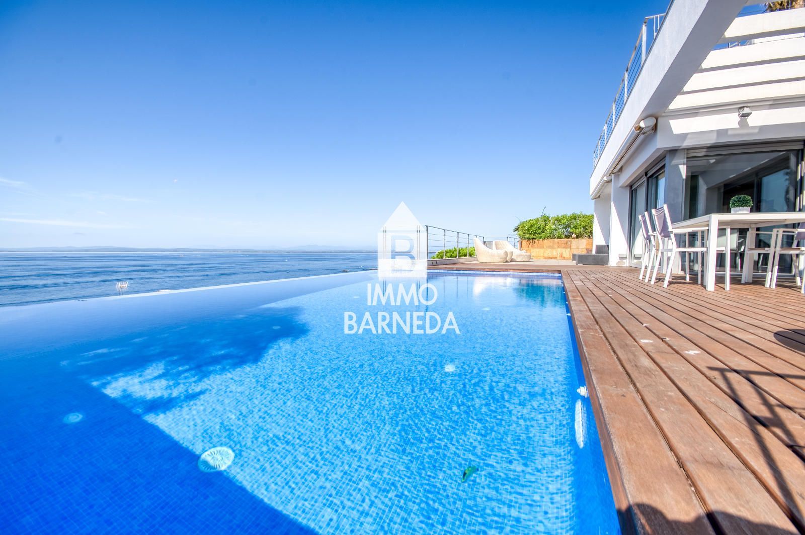 Villa moderna con vistas al mar, piscina infinita y licencia turística – Roses, entre Canyelles y Almadrava.