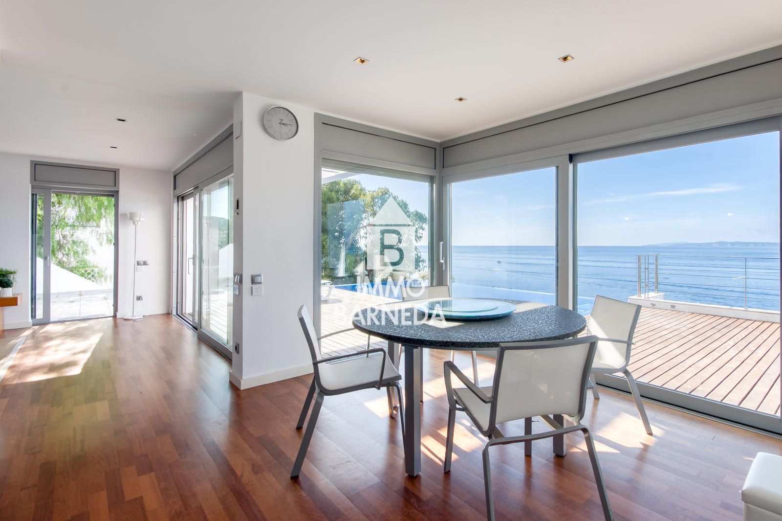 Villa moderna con vistas al mar, piscina infinita y licencia turística – Roses, entre Canyelles y Almadrava.