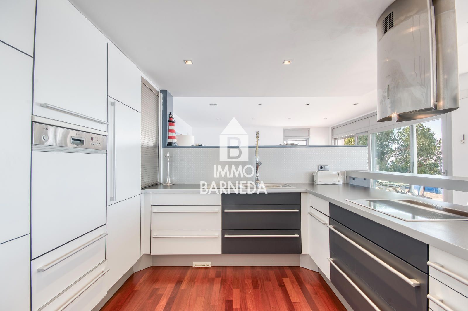 Villa moderna con vistas al mar, piscina infinita y licencia turística – Roses, entre Canyelles y Almadrava.