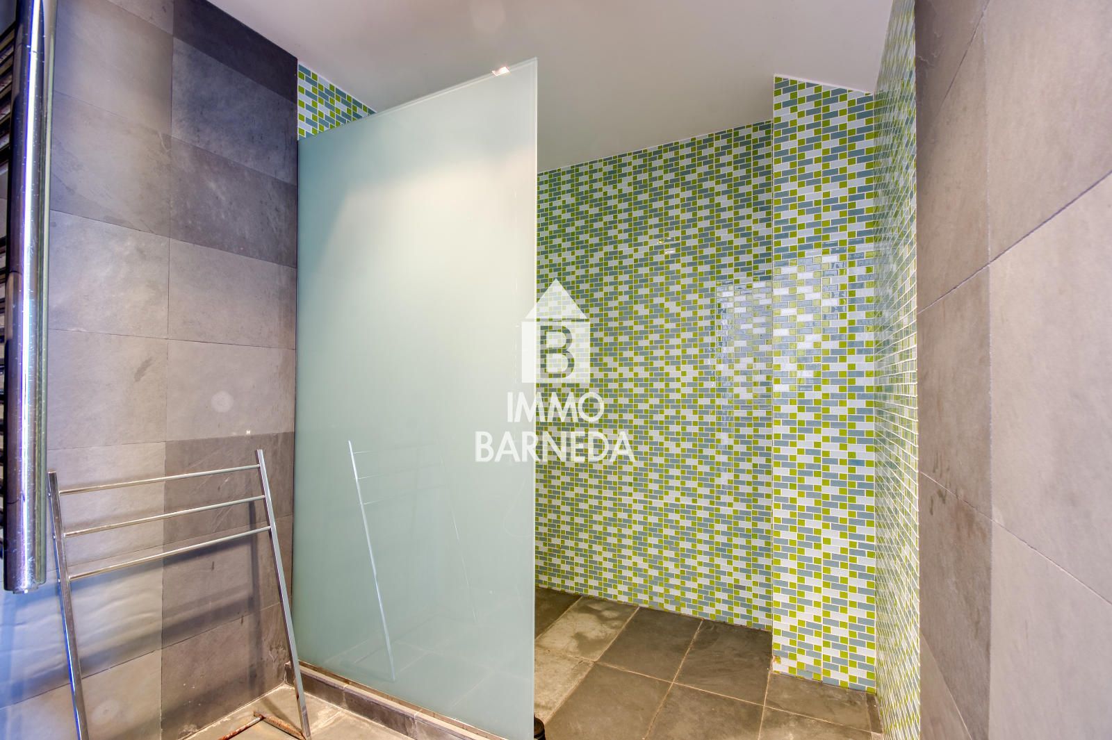 Villa moderna con vistas al mar, piscina infinita y licencia turística – Roses, entre Canyelles y Almadrava.