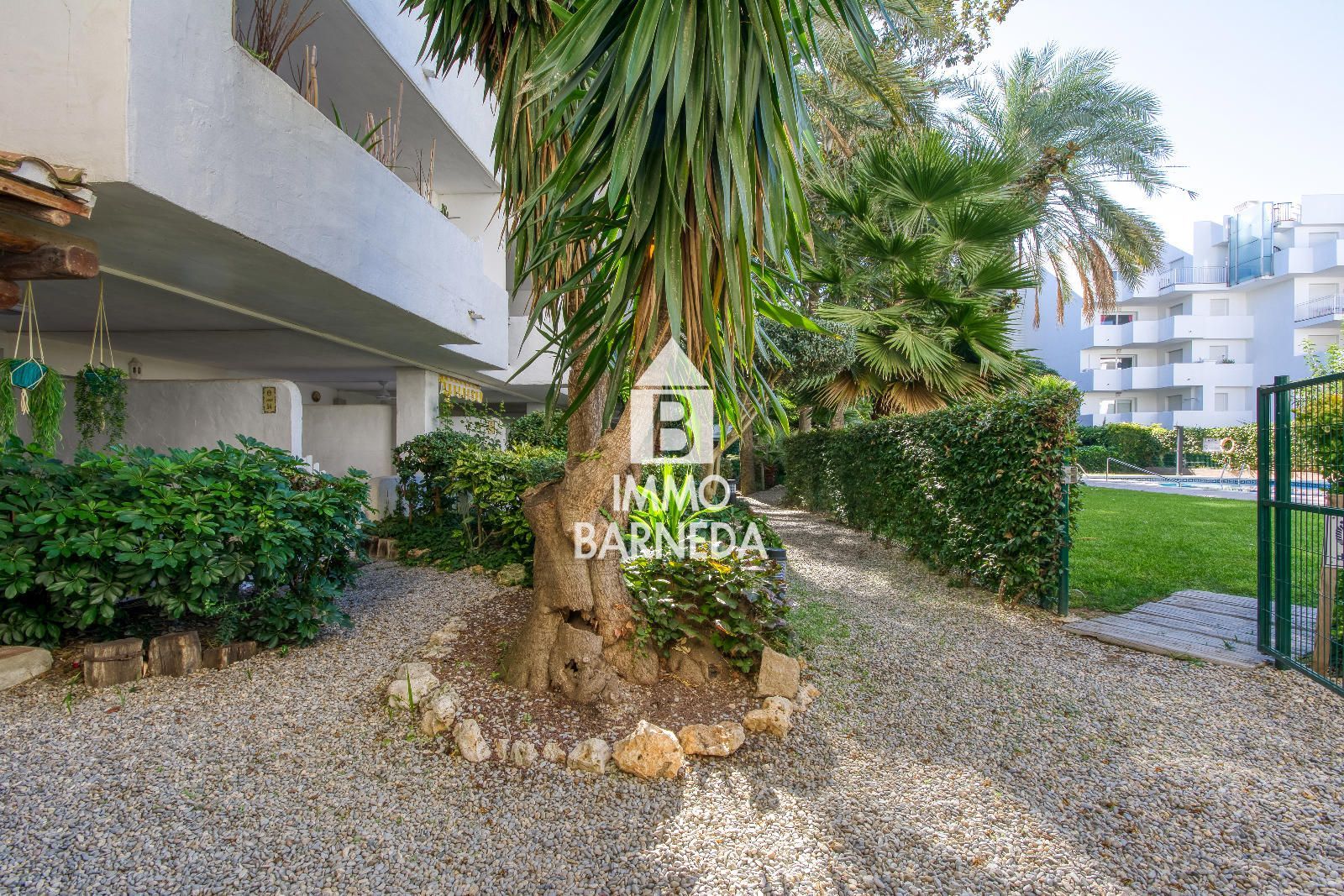 Acogedor apartamento con amplia terraza y acceso a jardín en Santa Margarita – Roses