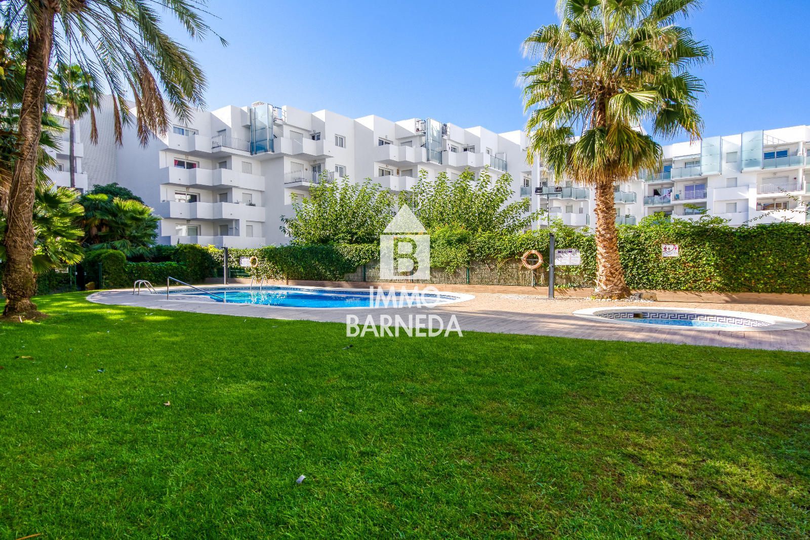 Acogedor apartamento con amplia terraza y acceso a jardín en Santa Margarita – Roses
