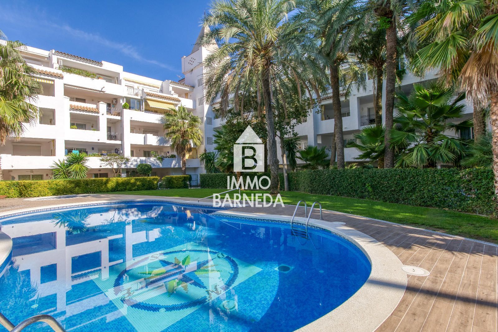Acogedor apartamento con amplia terraza y acceso a jardín en Santa Margarita – Roses