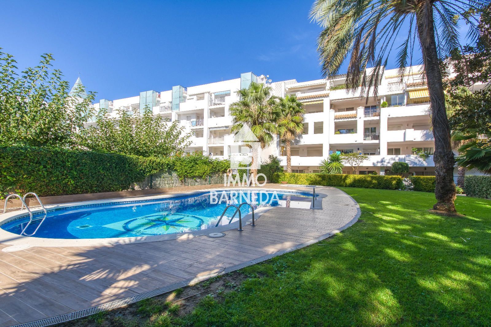 Acogedor apartamento con amplia terraza y acceso a jardín en Santa Margarita – Roses