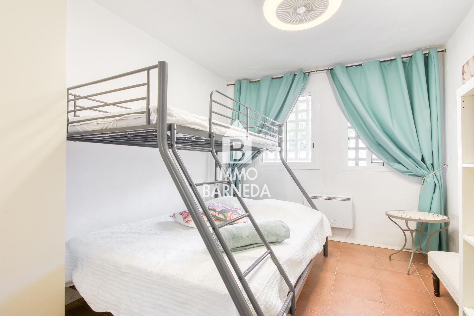 Acogedor apartamento con amplia terraza y acceso a jardín en Santa Margarita – Roses