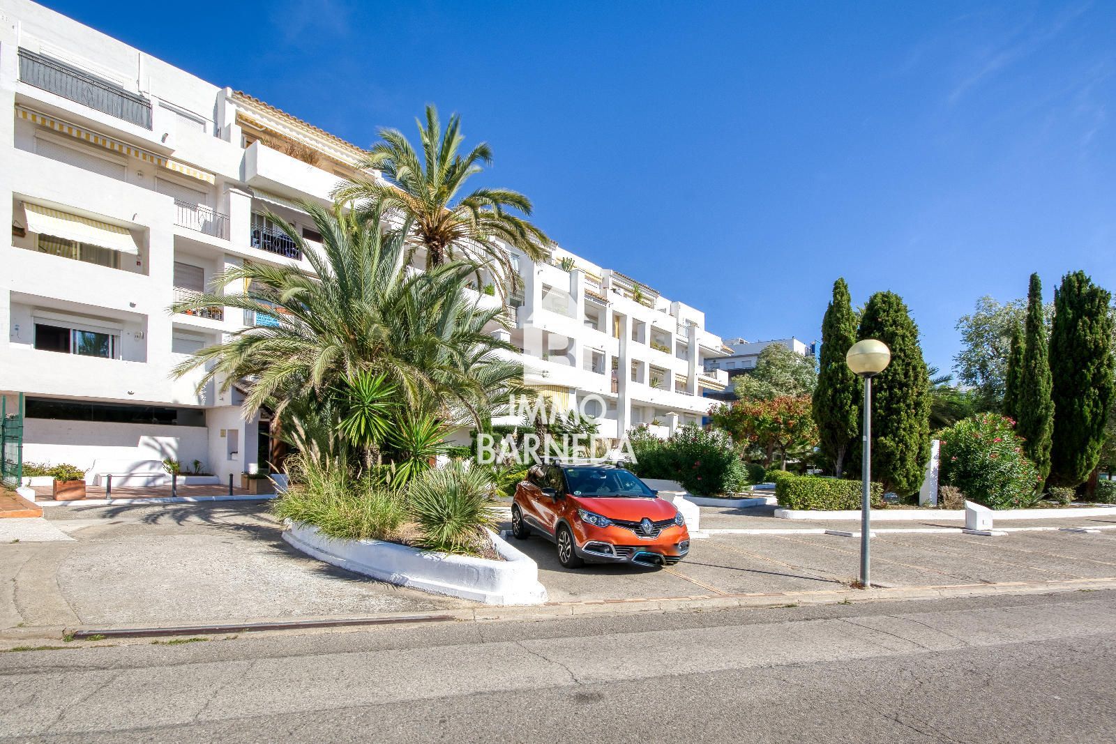 Acogedor apartamento con amplia terraza y acceso a jardín en Santa Margarita – Roses