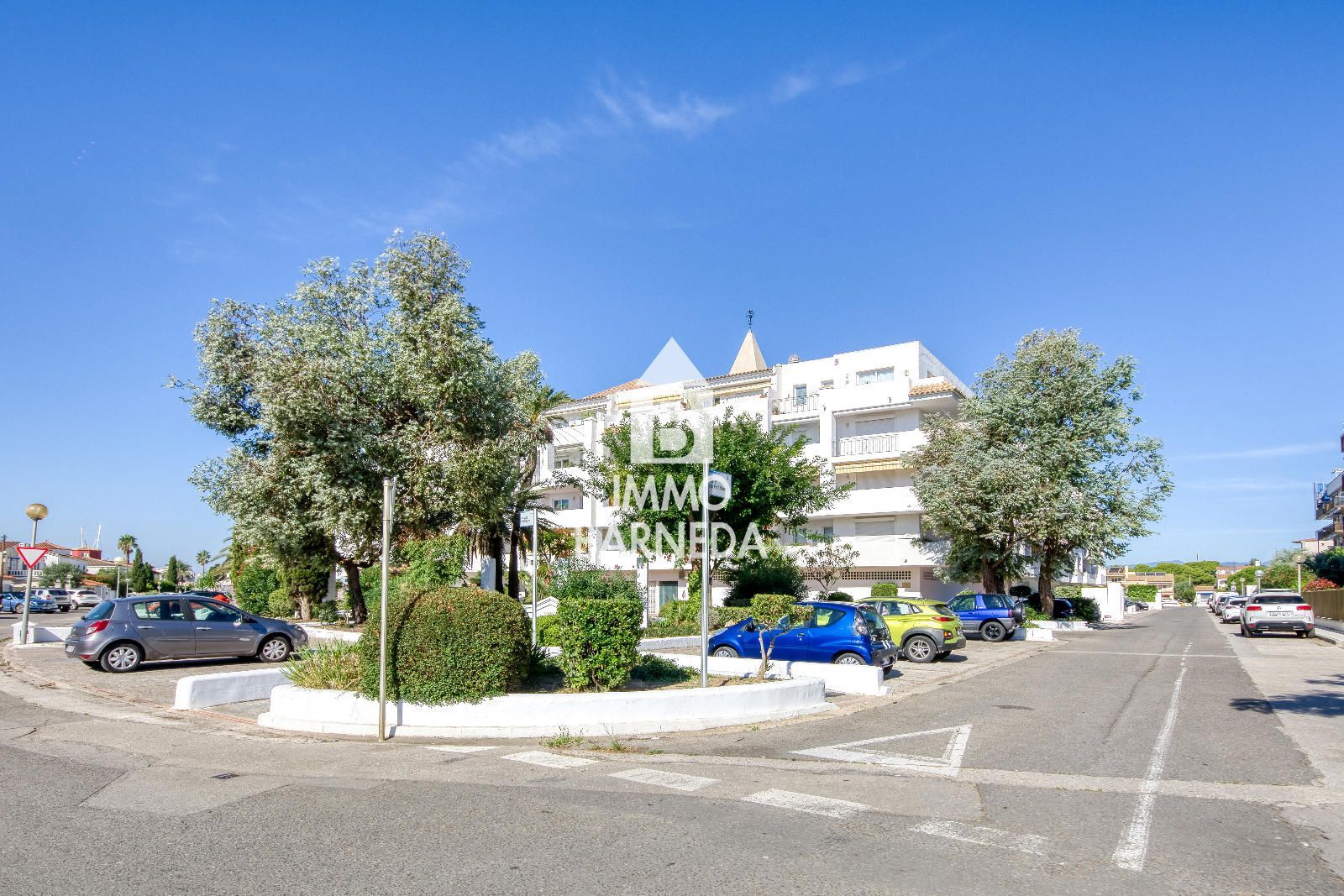Acogedor apartamento con amplia terraza y acceso a jardín en Santa Margarita – Roses