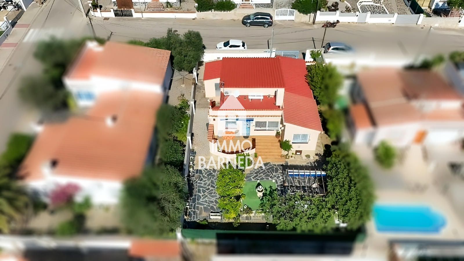 Renovated detached house with large garden in Mas Buscà – Roses